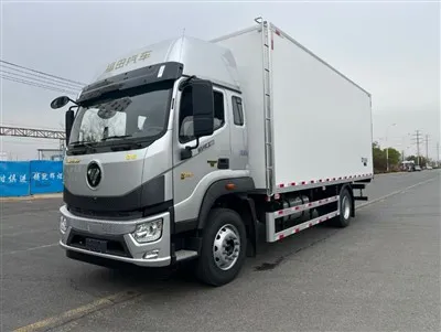 6.8 मीटर प्रशीतित कार्गो वैन